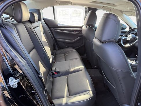 Certified 2025 MAZDA MAZDA3 2.5 Turbo Sedan w/Premium Plus image 18