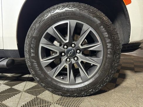 Used 2024 Chevrolet Tahoe Z71 w/ Z71 Off-Road Package image 4
