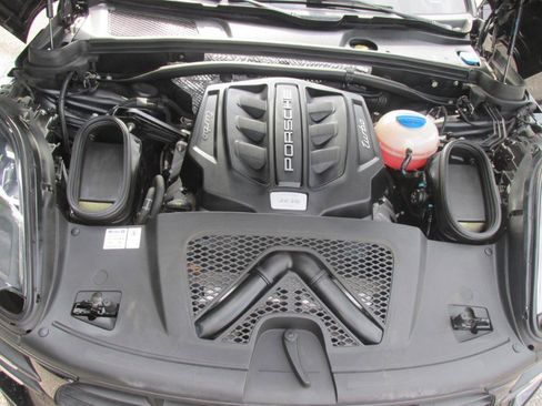 Used 2018 Porsche Macan Turbo image 48