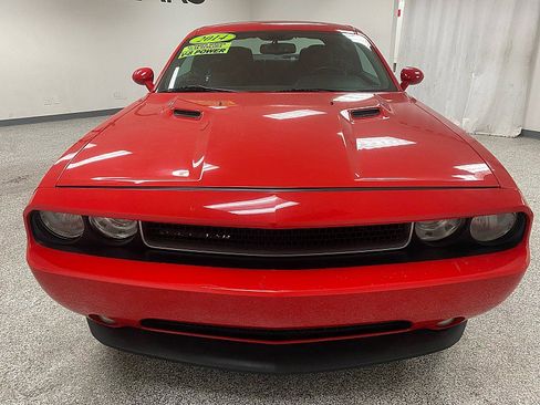 Used 2014 Dodge Challenger R/T image 2