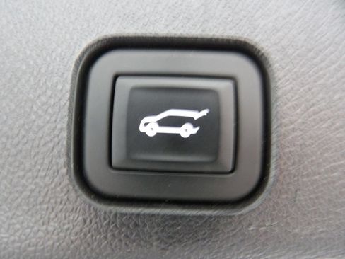 Used 2025 Chevrolet Traverse RS w/ LPO, Floor Liner Package AWD/4WD image 43