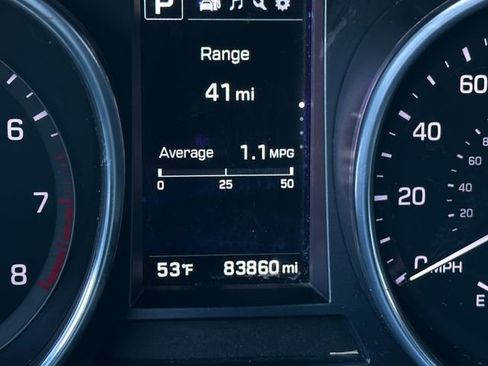 Used 2017 Hyundai Santa Fe Sport image 19