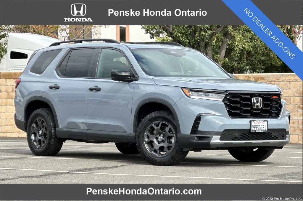 Certified 2025 Honda Pilot TrailSport image 1