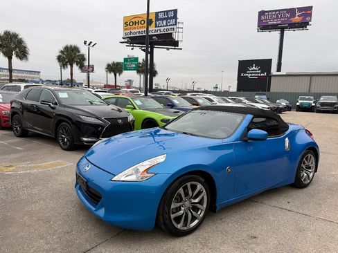 Used 2010 Nissan 370Z Touring image 7