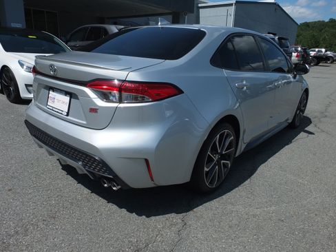 Used 2020 Toyota Corolla SE FWD image 3