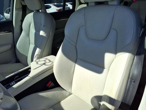 Used 2016 Volvo XC90 T6 Momentum w/ Momentum Plus Package image 7