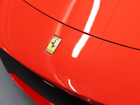 Used 2022 Ferrari Roma image 9