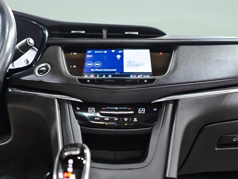 Used 2022 Cadillac XT5 Premium Luxury w/ LPO, Floor Liner Package image 14