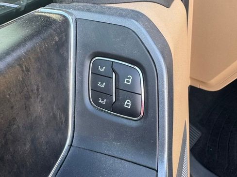 Used 2023 Ford F450 Lariat w/ Lariat Ultimate Package AWD/4WD image 10