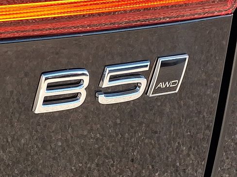 New 2026 Volvo XC60 B5 Plus w/ Protection Package Premier image 15