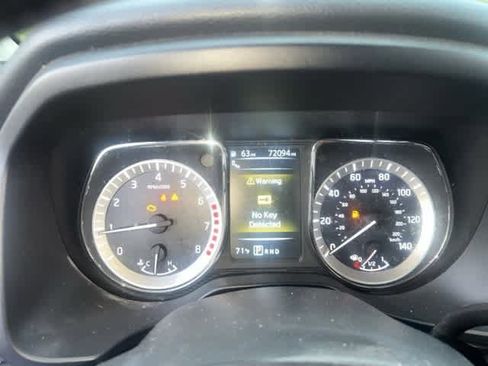 Used 2017 Nissan Titan SV image 3