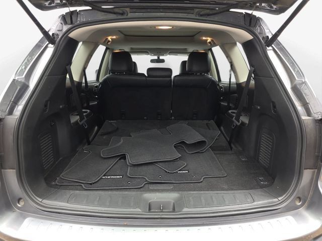 Used 2018 Nissan Pathfinder Platinum FWD image 27