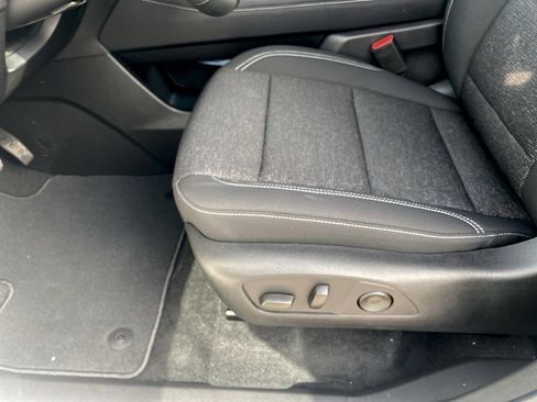 Used 2026 Chevrolet Traverse LT FWD image 28