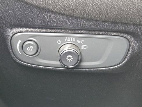 Used 2019 Chevrolet Equinox LT image 10