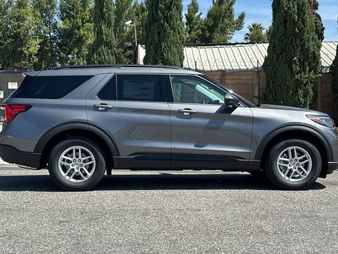 New 2026 Ford Explorer Active w/ Active Comfort Package RWD image 3