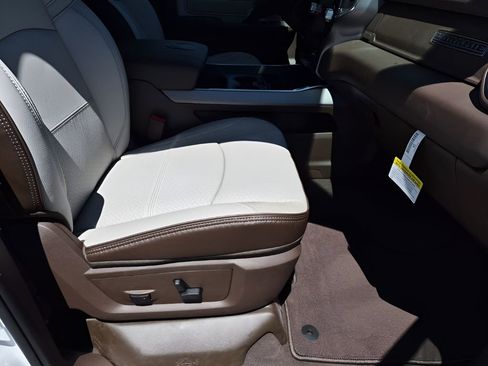 New 2026 RAM 2500 Laramie w/ Towing Technology Group image 16