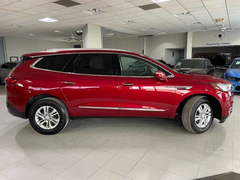 Used 2018 Buick Enclave Essence image 10