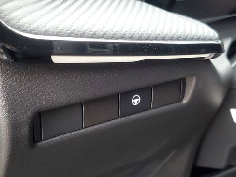 New 2025 Nissan Kicks SR image 14