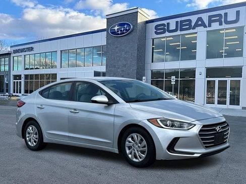 Used 2018 Hyundai Elantra SE FWD image 1