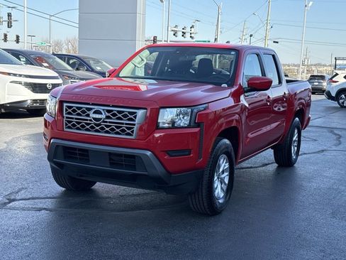 Certified 2024 Nissan Frontier SV image 12