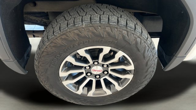 Used 2023 GMC Sierra 1500 AT4 w/ AT4 Premium Package AWD/4WD image 8
