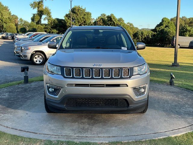 Used 2021 Jeep Compass Latitude w/ Sun and Sound Group FWD image 2