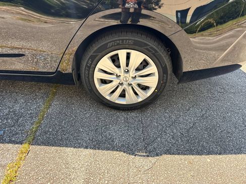 Used 2024 Nissan Sentra S FWD image 19