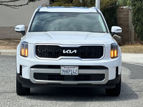 Used 2024 Kia Telluride EX w/ EX Captain's Chair Package FWD image 9