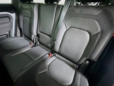 Used 2023 Land Rover Defender 110 X-Dynamic SE image 26