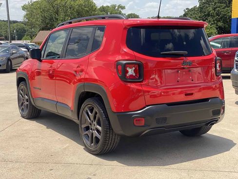 Used 2021 Jeep Renegade Latitude FWD image 8