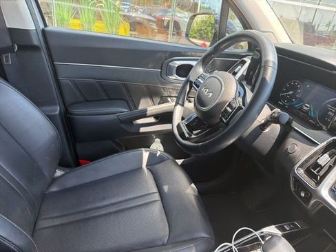 Used 2023 Kia Sorento SX AWD/4WD image 17
