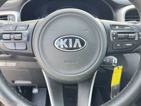 Used 2017 Kia Sorento LX w/ LX V6 Convenience Package image 17