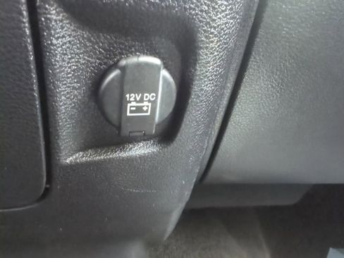 Used 2016 RAM 2500 Tradesman w/ Chrome Appearance Group image 13