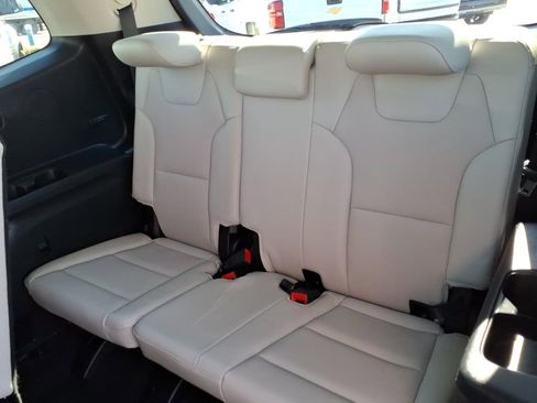 Used 2022 Kia Telluride EX image 7