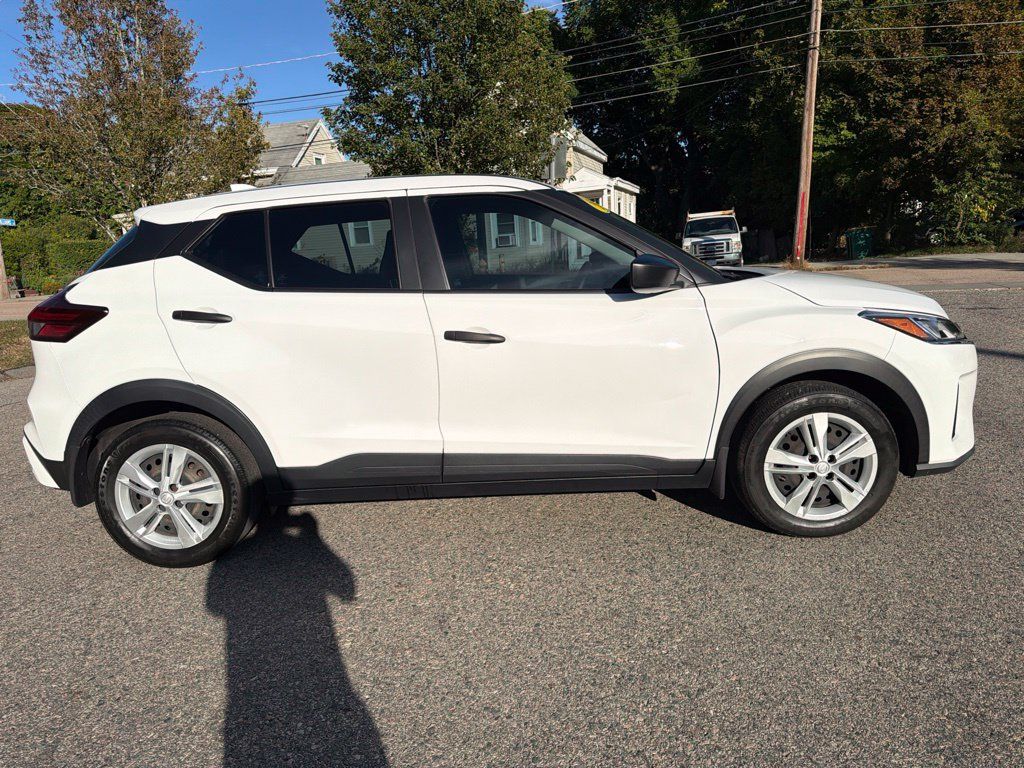 Used 2023 Nissan Kicks S FWD image 8