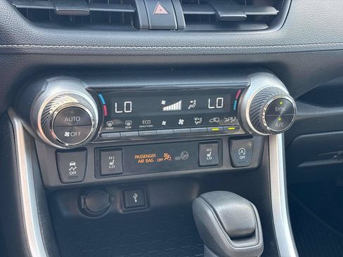 Used 2022 Toyota RAV4 XLE w/ Convenience Package AWD/4WD image 22