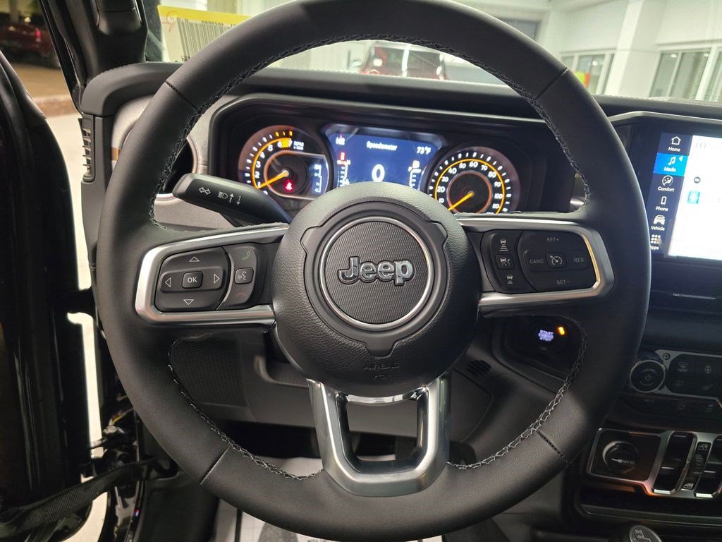 New 2026 Jeep Wrangler Unlimited Sahara AWD/4WD image 16