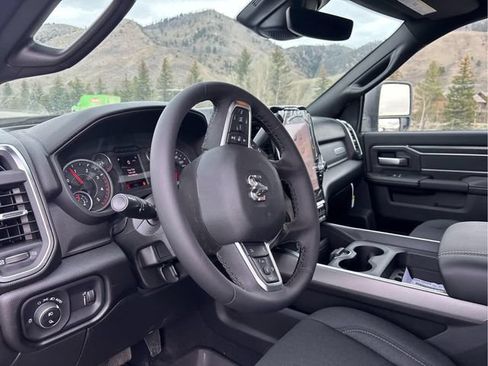 New 2026 RAM 2500 Big Horn AWD/4WD image 25