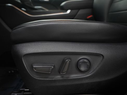 Used 2021 Toyota Highlander XLE image 25