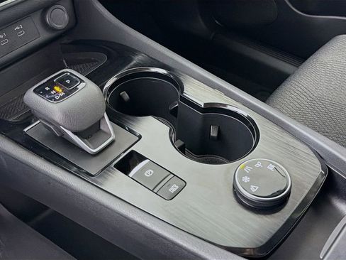 Used 2024 Nissan Rogue SV image 19