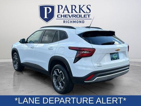 Certified 2024 Chevrolet Trax LT w/ Driver Confidence Package FWD image 5