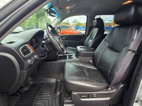 Used 2012 Chevrolet Suburban LT w/ Luxury Package AWD/4WD image 13