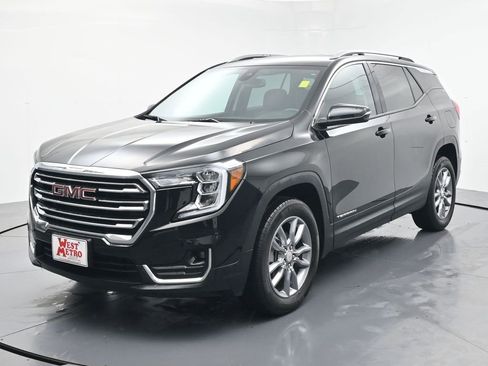 Used 2022 GMC Terrain SLT w/ LPO, Floor Liner Package image 1