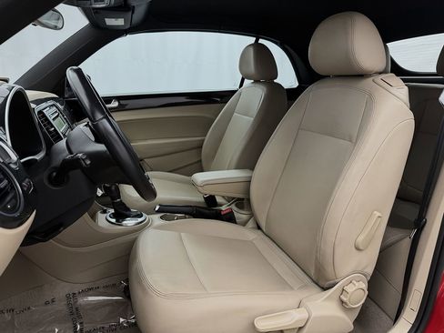 Used 2013 Volkswagen Beetle 2.0T image 14