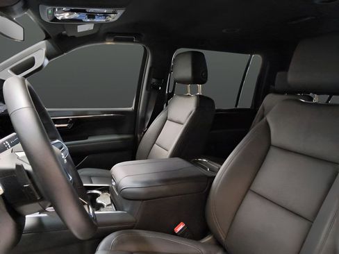 Used 2026 Chevrolet Suburban Z71 w/ Comfort Package image 20