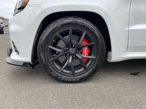 Used 2019 Jeep Grand Cherokee SRT image 25