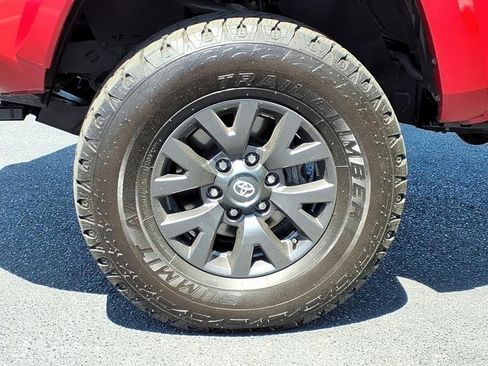 Used 2021 Toyota Tacoma SR5 image 9