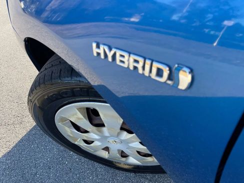 Used 2012 Toyota Prius C One image 17