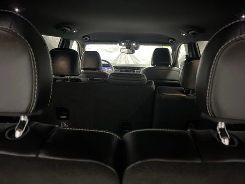 Used 2023 Jeep Grand Cherokee L Laredo image 40