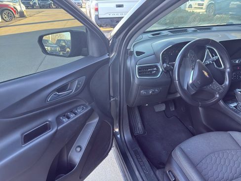 Used 2021 Chevrolet Equinox LT image 11